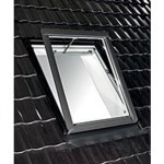 Designo-R5-krovni-prozor-za-sisteme-odvođenja-dima-i-toplote